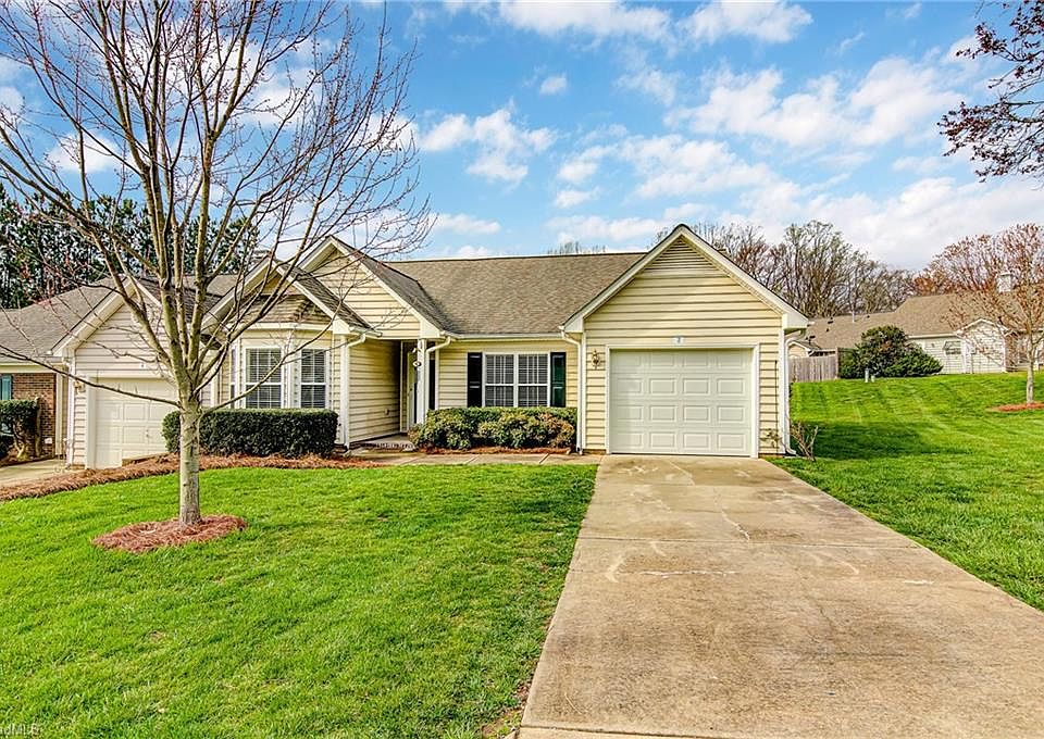 1st image of 2 Mansfield Cir