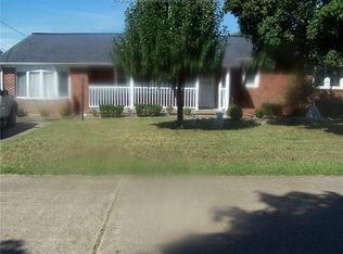 2909 Maple Ave, Point Pleasant, WV 25550