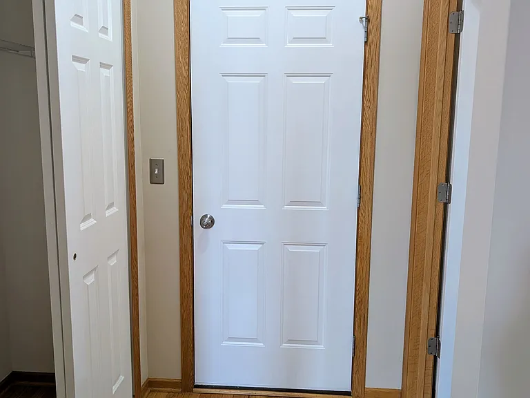 594 Sutherland Dr — Photo 5