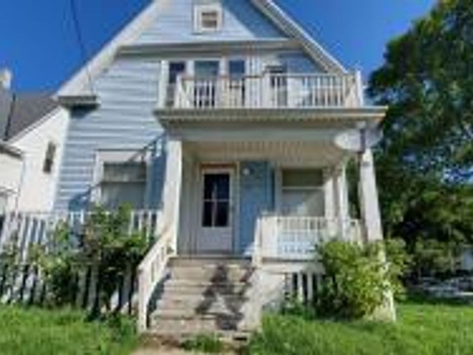 330 E Chambers St. (Duplex) - 330 E Chambers St Milwaukee WI | Zillow