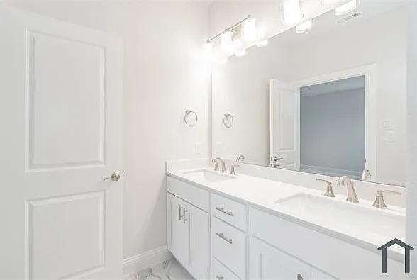 9709 Thorncrown Ln — Photo 7