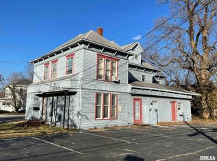 700 W Main St, Carbondale, IL 62901
