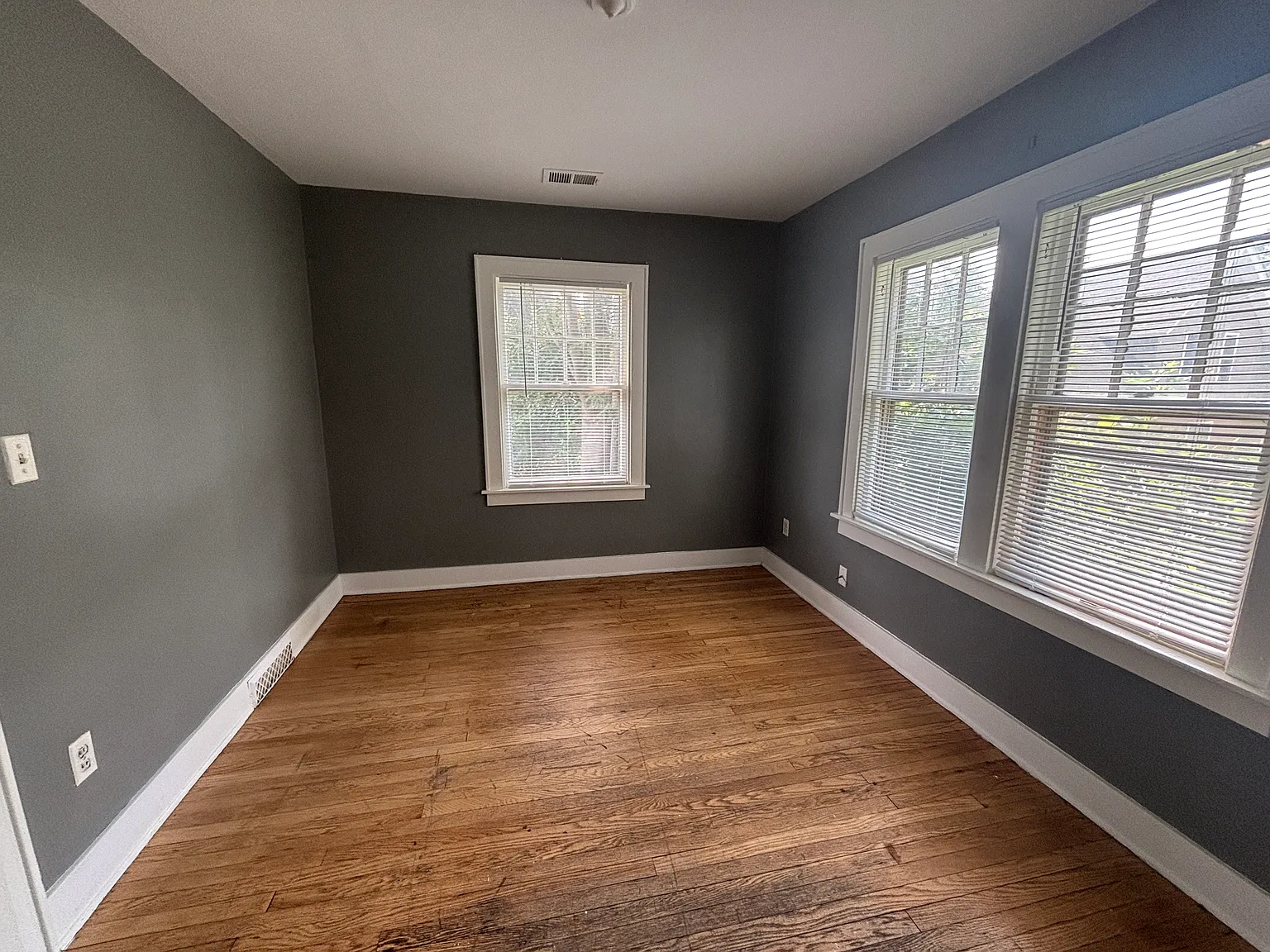 1 bed, 700 sqft, $1,000 — Photo 2