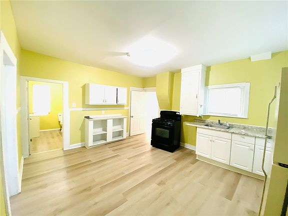 5th image of 241 Troup St