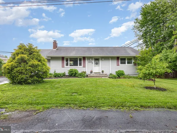 11 Salt Rd, Enola, PA 17025