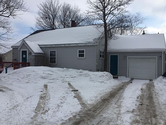 2nd image of 615 W Division St