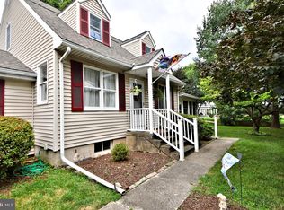 325 N Lewis Rd, Royersford, PA 19468