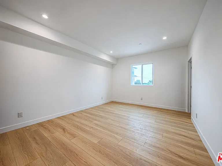 1525 S Carmelina Ave #1525 — Photo 13