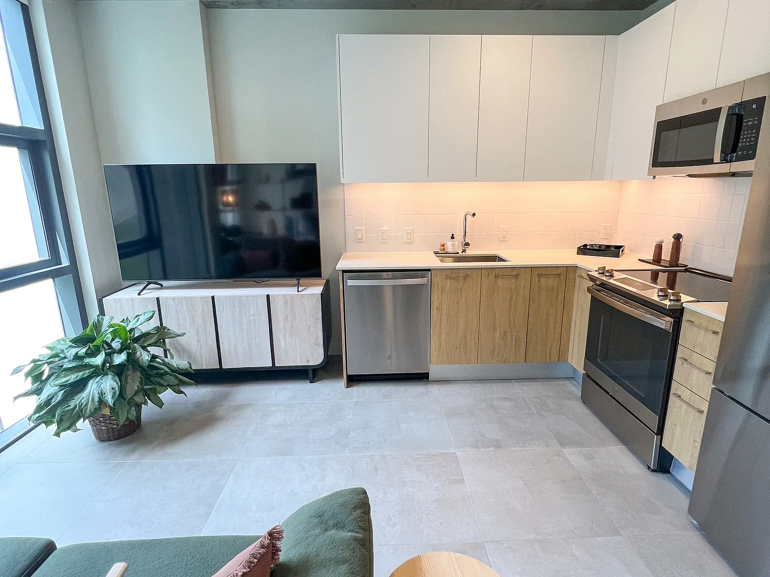 Studio, 500 sqft, $2,098 — Photo 1