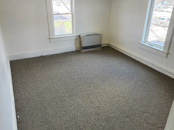 86B Pearl St #B, Essex Junction, VT 05452