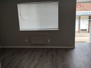 10060 Toelle Ln APT B, Saint Louis, MO