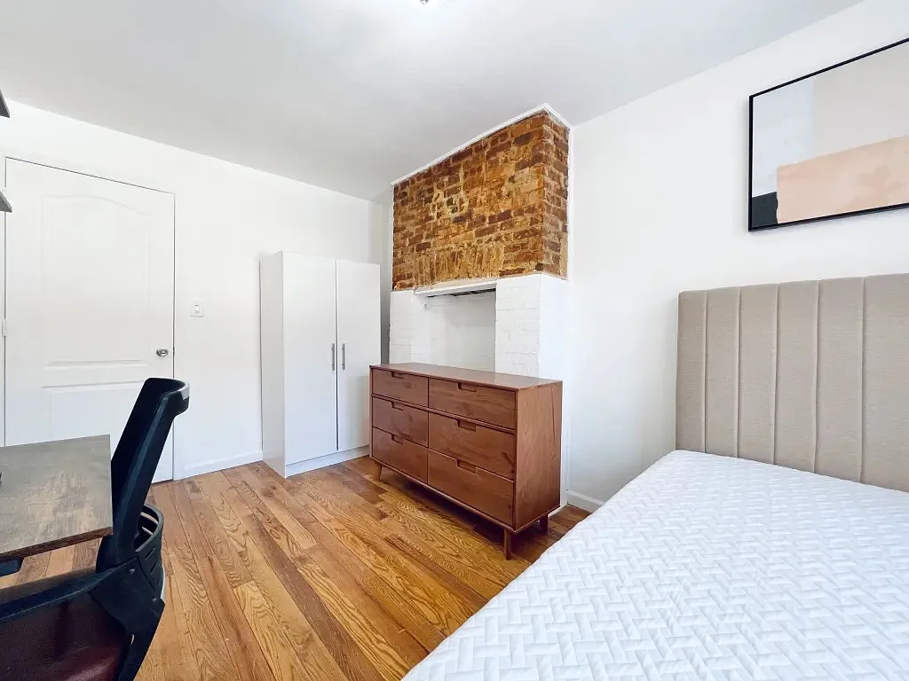 Bedroom - 148 Cornelia St #1-206