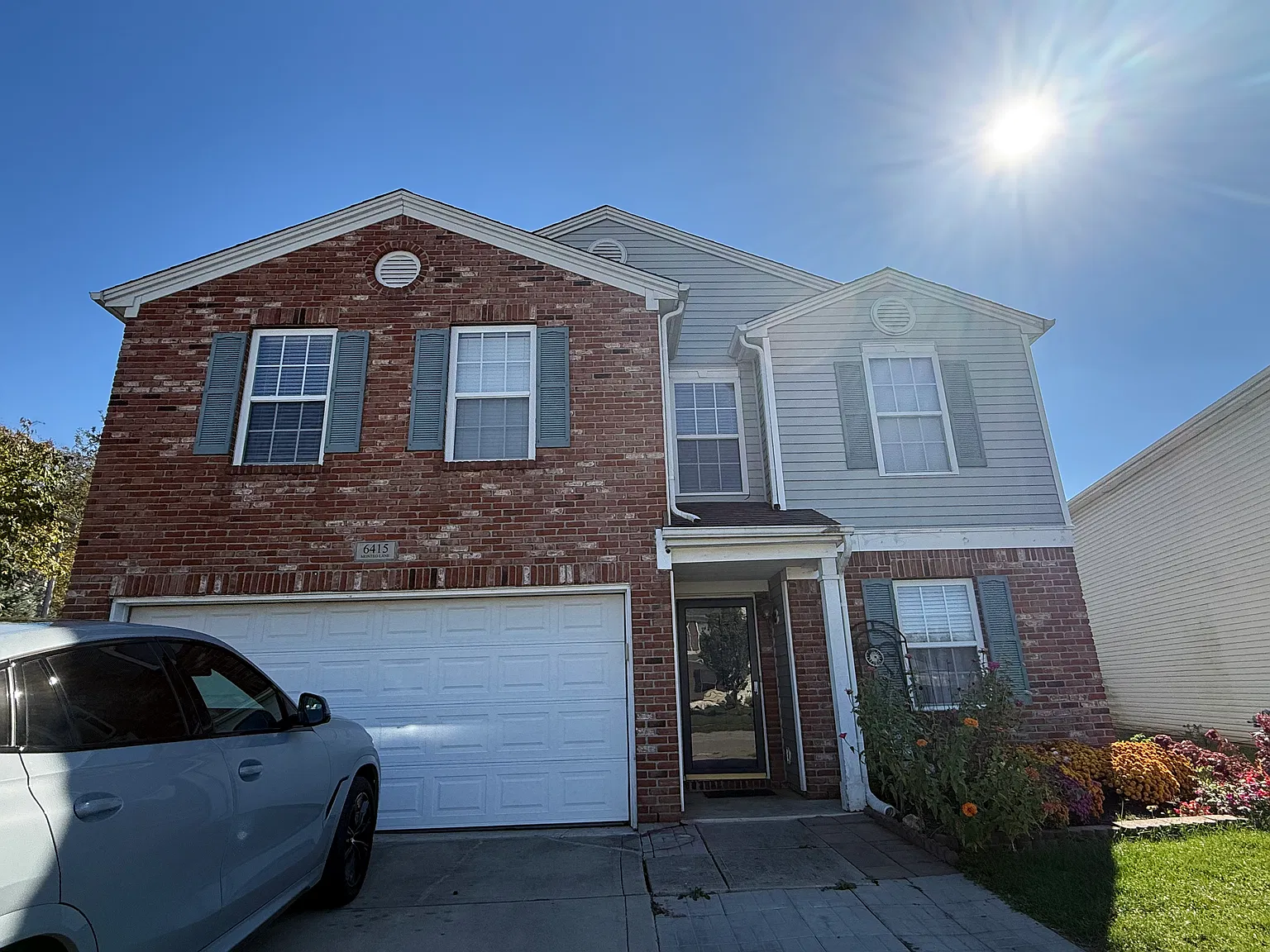 3 bed, 2.5 bath, 2396 sqft, $1,900 — Photo 1