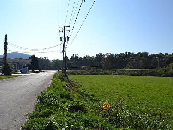 2nd image of 1111 SW Highway 25