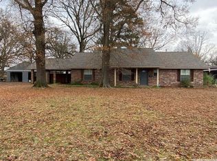 1163 S Runnels St, De Kalb, TX 75559