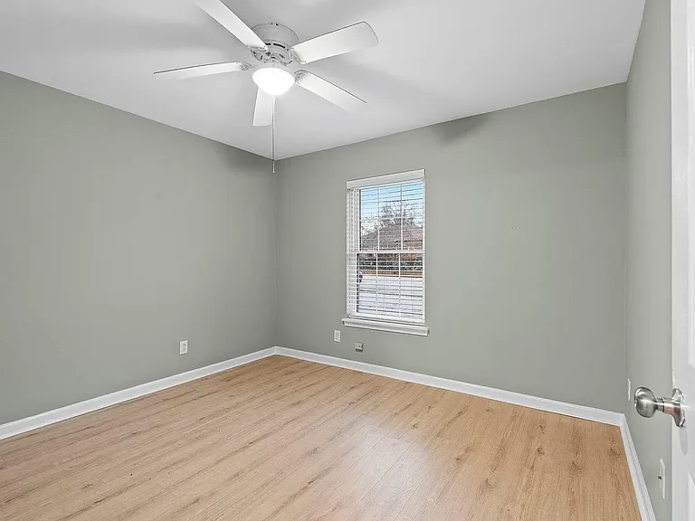 333 E 4th St #B10 — Photo 10