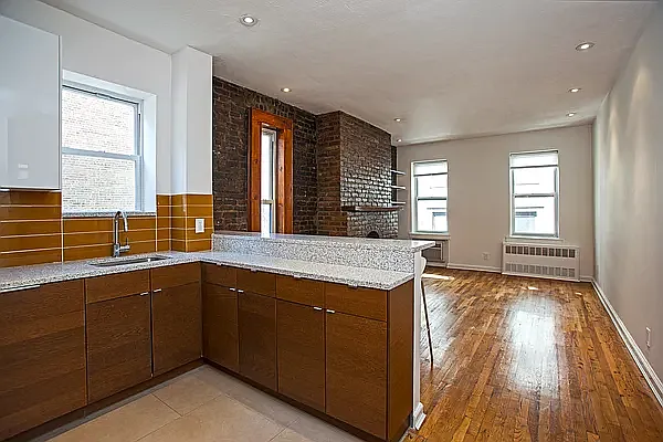 Rented by Buchbinder & Warren | media 2