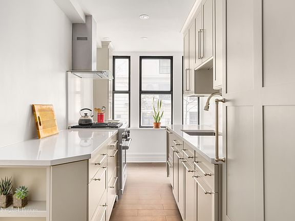 5th image of 21 E 90th St #2-C