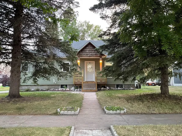 715 3rd St SE, Barnesville, MN 56514