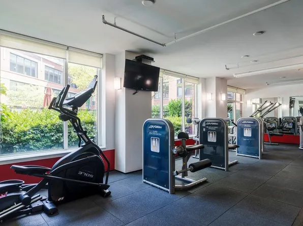 1100 Maxwell Lane image 17 of 31