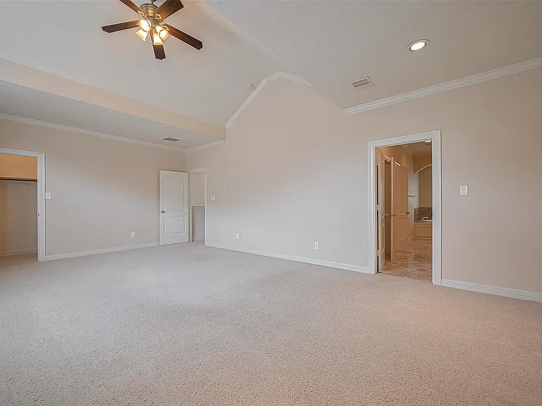 1419 Thompson St — Photo 36