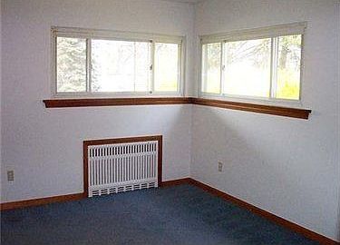 4th image of 1013 W Gore