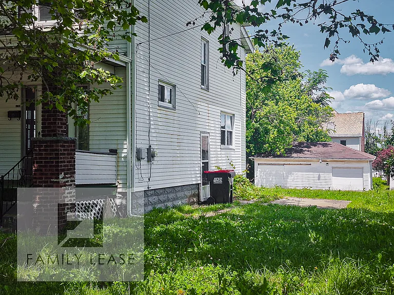 1701 Huron Ave — Photo 47