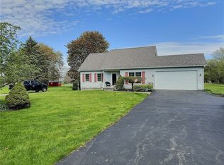 8711 W Bergen Rd, Le Roy, NY 14482