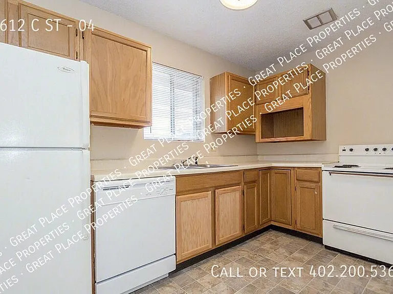 1612 C St #4 — Photo 4