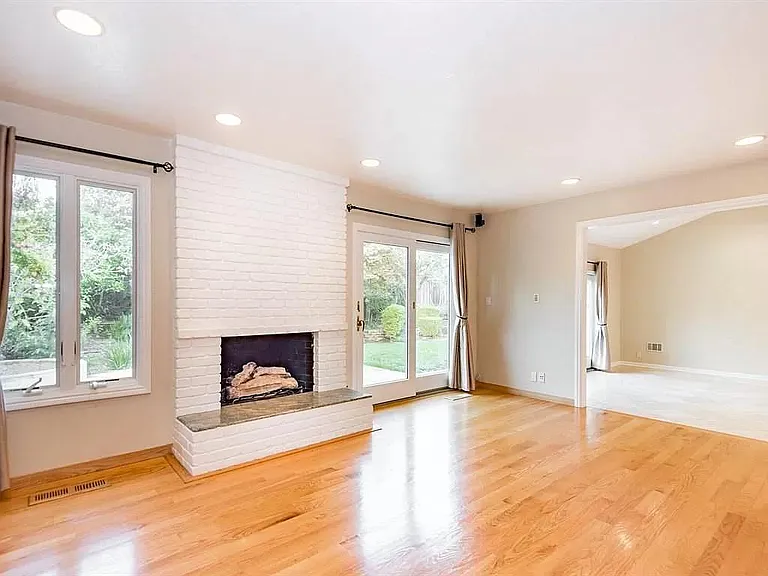 10403 Noel Ave — Photo 8