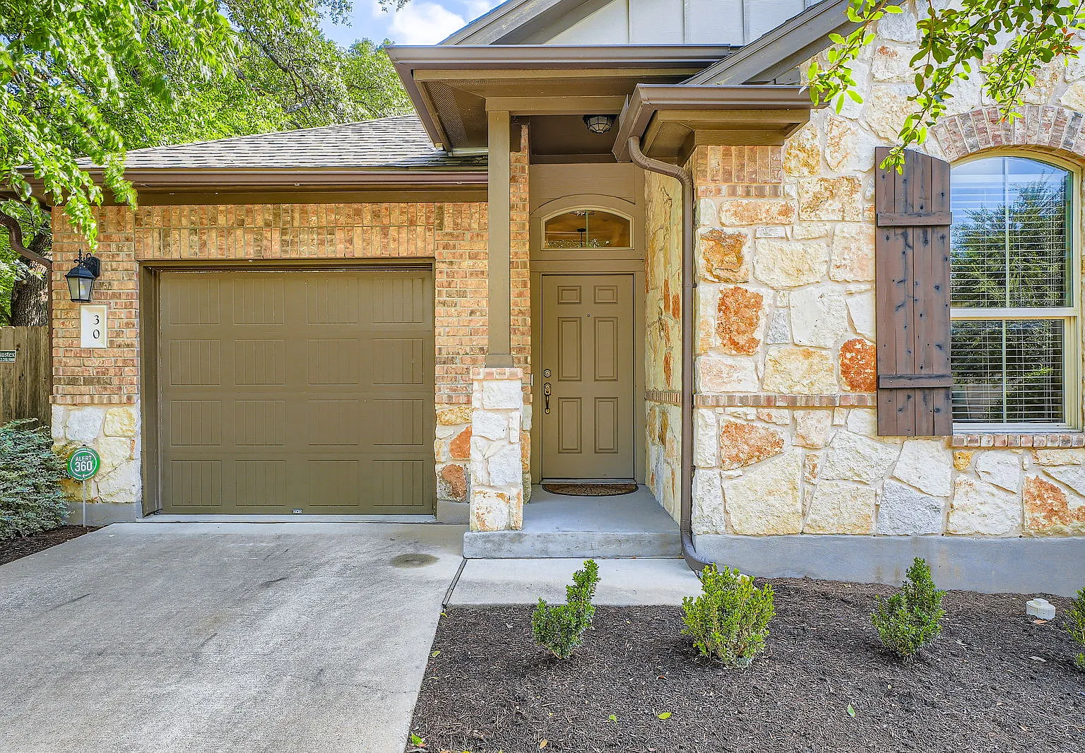 7709 Menchaca Rd — Photo 3