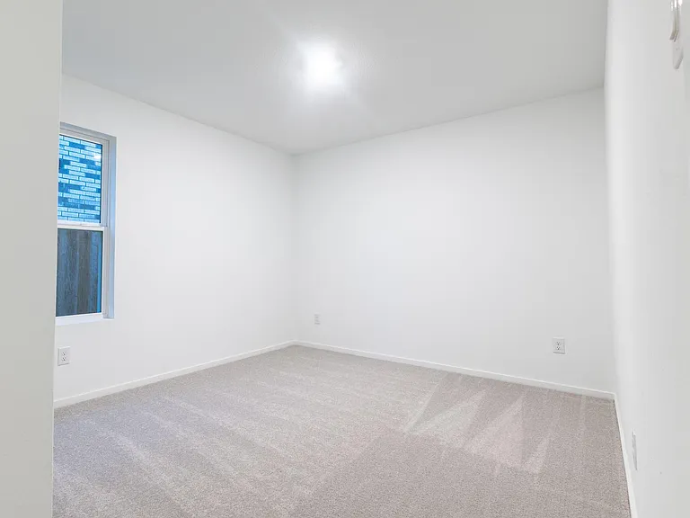 31406 Pratola Serra Cir — Photo 13