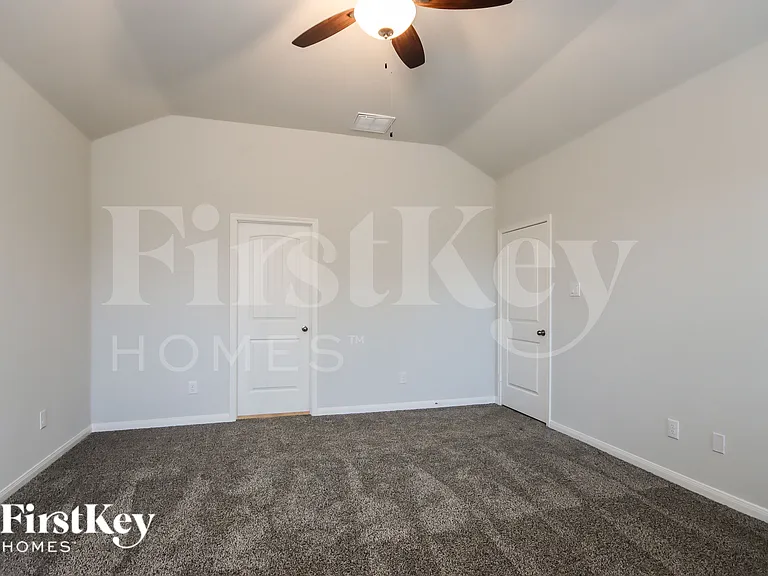 11024 Patriot Ct — Photo 8