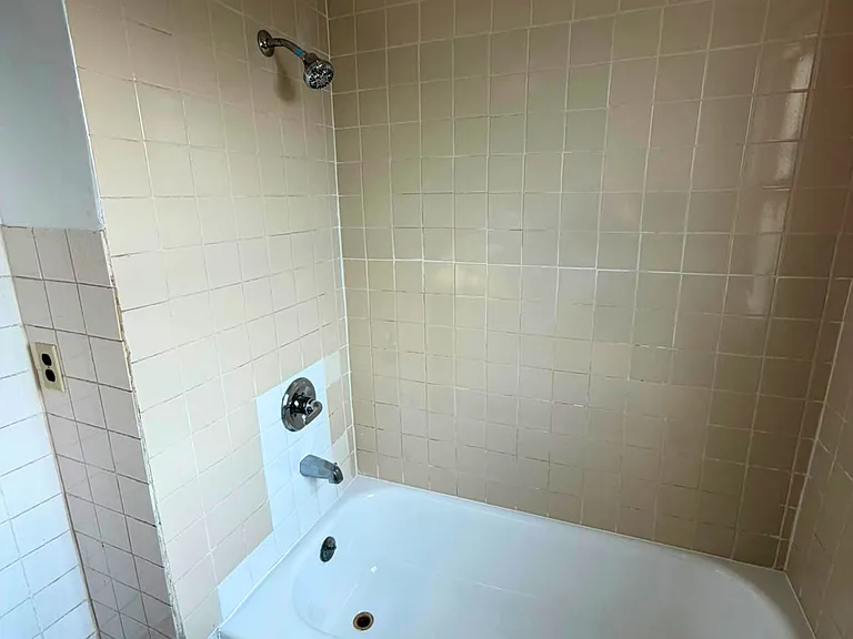 377 N 7th St #2 — Photo 7