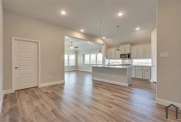 204 Rosewood Dr — Photo 27