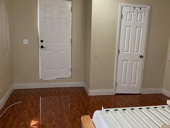 5th image of 211 NE 172nd St #2
