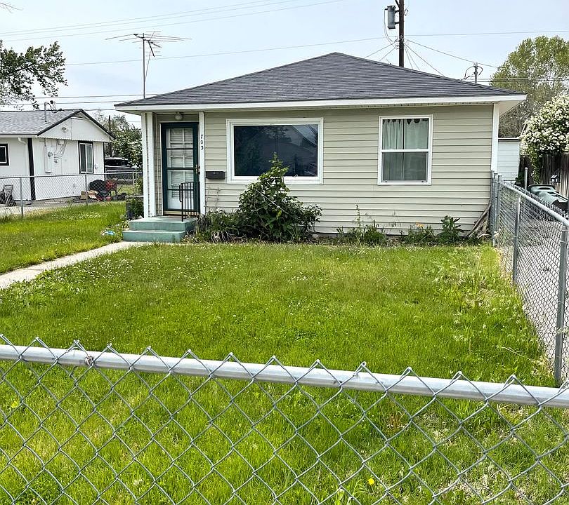 1st image of 703 Winslow Ave