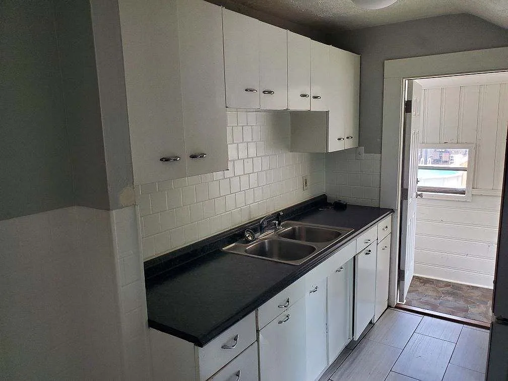 312 Harrison Street - 1/2 — Photo 3