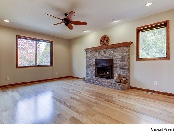 3rd image of 525 Worthington Chase