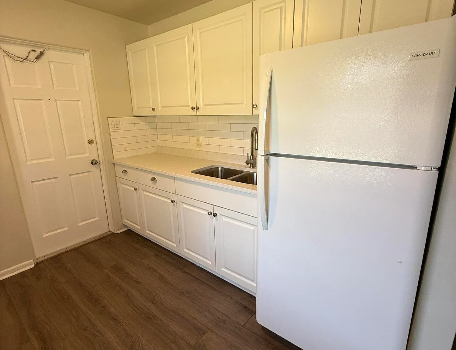 2 bed, 1.0 bath, 1400 sqft, $1,400 — Photo 3