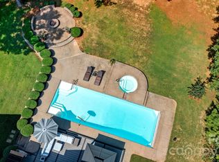 1300 Longleaf Ct, Matthews, NC 28104