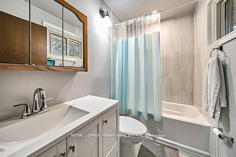 Peterborough House for rent - 3 Bedrooms — photo 18