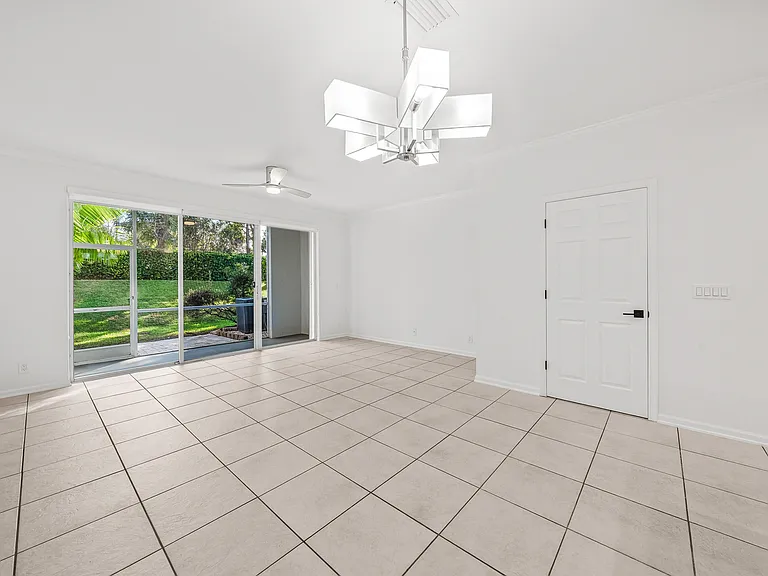 8024 Briantea Dr #8024 — Photo 17