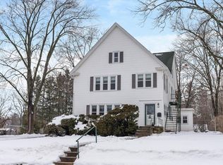 334 Riverview Dr, Thiensville, WI 53092