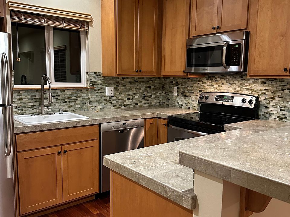 Beautiful kitchen for the cook and pastry chef!