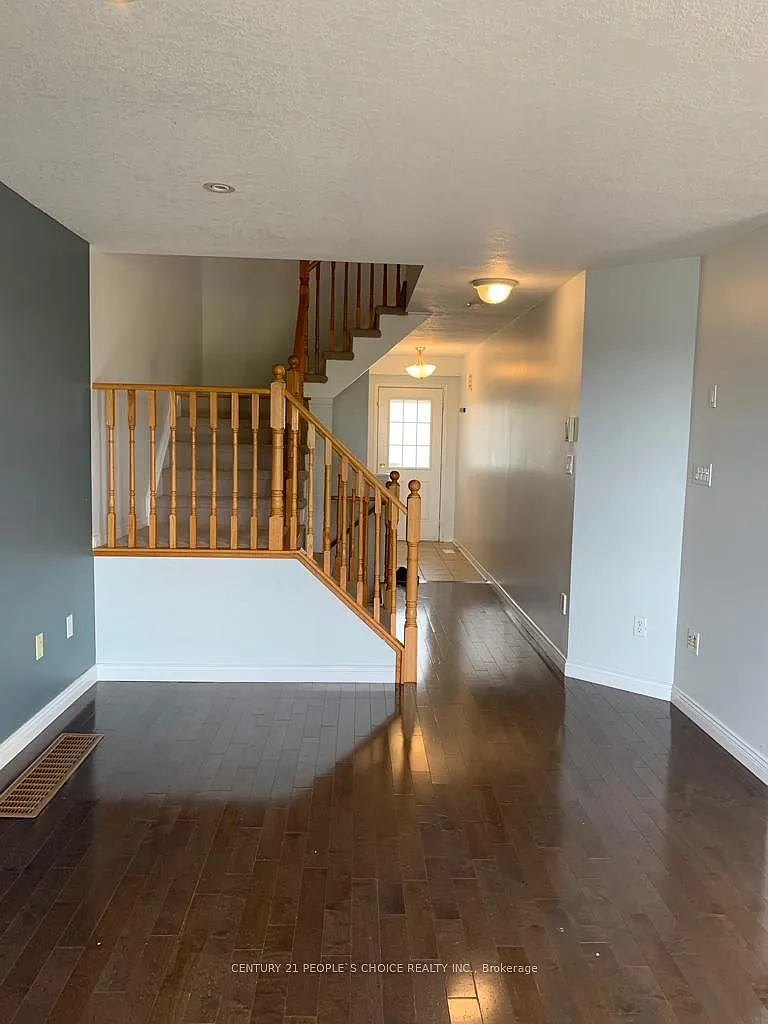 3 bed, $2,800 — Photo 2