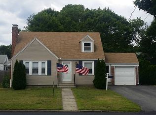 31 Puritan Dr, Warwick, RI 02888