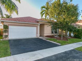 55 Gables Blvd, Weston, FL 33326