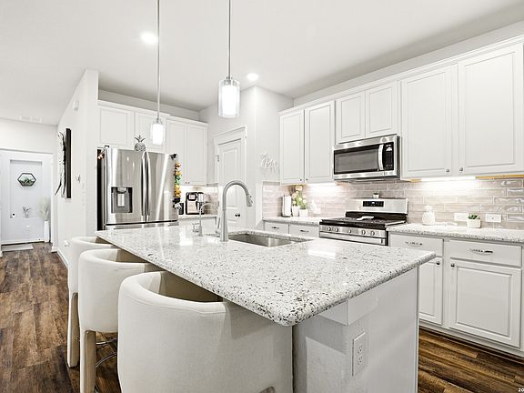 3rd image of 3834 GLENLOCH WAY