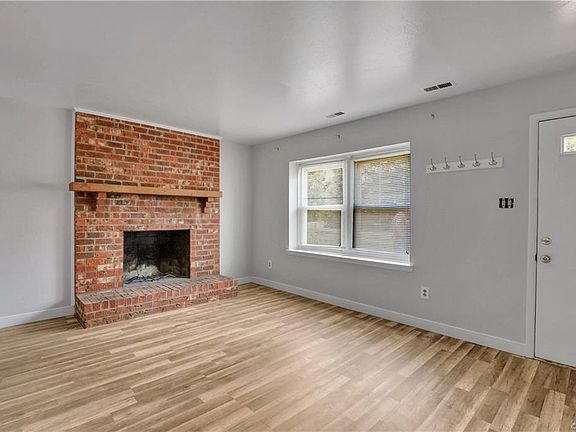 3rd image of 9453 Greenhill Ct